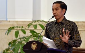 Presiden Bagikan KIP Untuk Siswa Yatim Piatu