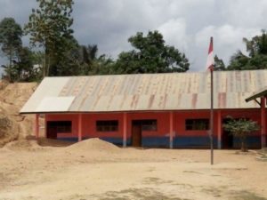 Ruang Kelas Tertimbun Longsor, Siswa Terpaksa Belajar Secara Bergantian