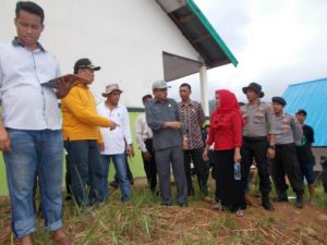 Kunker di Boedingi, Bupati Konut Pantau Sekolah Yang Terkena Longsor