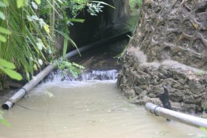 Pipa Air Putus Akibat Longsoran Duiker, Warga Desa ini Kesulitan Air Bersih