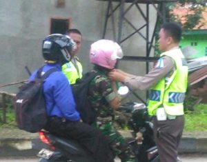 Giat Dikmas, Sat Lantas Res Konawe Beri Pembinaan ke Pengendara Roda Dua