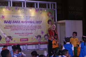 Al-Hidayah Sambut Hari Anak Nasional Dengan Kegiatan Bernyanyi dan Bercerita Bersama Murid TK dan PAUD