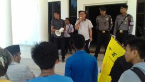 Unjuk Rasa di Kantor DPRD, PMII Cabang Konawe Menuntut Perda Miras Ditinjau Ulang