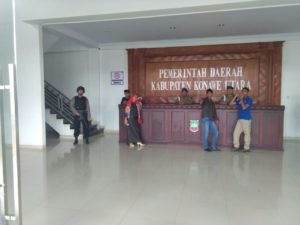 Lakukan Penggeledahan di Kantor Bupati Konut, KPK Dikawal Polisi Bersenjata Lengka