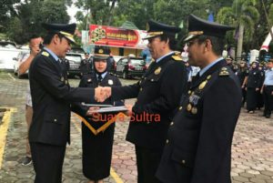 Raih Kategori Terbaik, Imigrasi Kelas I Kendari Dapat Penghargaan