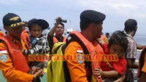 Mesin Kapal Rusak, Basarnas Gunakan KN SAR Pacitan Evakuasi Penumpang