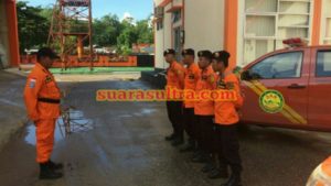 Rusak Gearbox, Kapal Pemancing Terapung di Pulau Saponda
