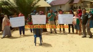 Warga Morosi Boikot Jalan Trans Sulawesi 