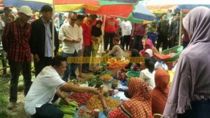 Blusukan di Pasar Modern Wawotobi, Hugua : Sultra Butuh Pemimpin Berkarakter, Orang Berkarakter Pasti Diuji