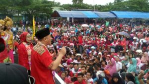 Di Hadapan Puluhan Ribu Massa Pendukung, Berlian Murni Janjikan TPP Bagi ASN dan Asrama Buat Mahasiswa Konawe