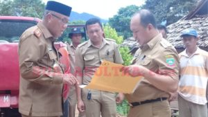 Bupati Konut Tinjau Pekerjaan Jalan Usaha Tani