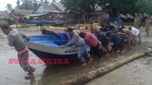 DKP Konawe Utara Salurkan Bantuan Mesin Kapal Nelayan Ramah Lingkungan