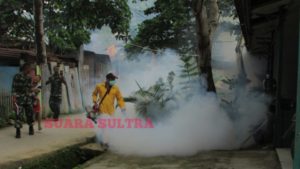 Cegah Bahaya DBD, Kodim 1417/Kendari Lakukan Pengasapan di Kompleks Asrama dan Perumahan