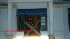 Kades Dinilai Tidak Adil Kelola DD, Kantor Desa Ulu Sawa Disegel Warga