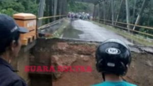 Sungai Konaweha Meluap,  Jembatan Penghubung Antar Kabupaten Terputus