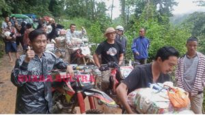 Salurkan Bantuan Sembako,  Komunitas Trail Adventur Konawe Tembus Kecamatan Asinua