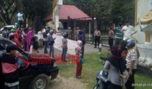 Demo Dugaan Tindakan Asusila Kades Kasukia Nyaris Ricuh