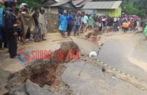 Akibat Longsor, Jalan Trans Sulawesi Terancam Putus