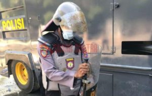 Demo di Polda Sultra Ricuh, Mahasiswa Lempar Polisi Pakai Tinja