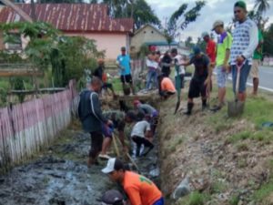 Kades Puulemo Bangun Desa Dengan Budaya Gotong Royong