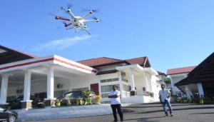 Semprotkan Disinfektan di Ruang Publik, Pemkab Soppeng Gunakan Drone