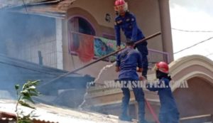 Diduga Arus Pendek Listrik, Sejumlah Rumah di Kendari Terbakar