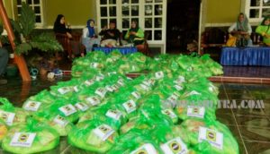 Peduli Warga Terdampak Covid-19, BKMT Konawe Bagikan Sembako