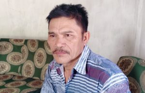 Manfaatkan Dana Desa, Kades Bungguosu Bantu Warga Atap Seng