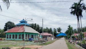Bersama Warga, Kades Lambuluo Genjot Pembangun