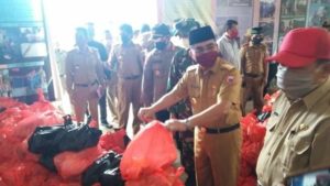 Launching Bansos Sembako, Abu Hasan: Camat Kawal dan Awasi