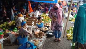 Pasar Dibuka Serentak, Strategi Bupati Soppeng Berhasil Pecahkan Kosentrasi Massa