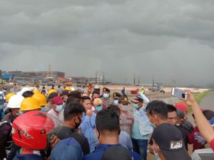 Unjuk Rasa AMMB di Mega Industri Morosi Berakhir Ricuh, Polisi Bertindak Cepat