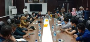 Pertemuan Dengan PT VDNI Menemui Jalan Buntu, Warga Tiga Desa Kembali Melakukan Aksi Pemalangan