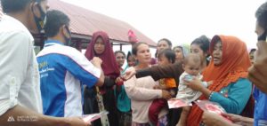 DPK KNPI Bonegunu Buton Utara Bagikan Masker ke Warga