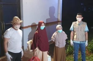 Dinyatakan Sembuh, Bupati Konut Bawa Pulang Pasien Covid-19