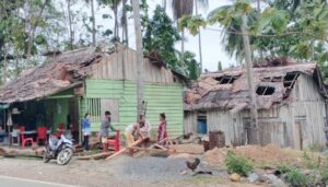 Angin Puting Beliung “Gulung” Empat Rumah Warga Pekaroa Konawe Utara