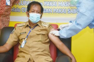 Pencanangan Vaksinasi Covid-19, Bupati Soppeng Peserta Pertama Disuntik Vaksin Sinovac