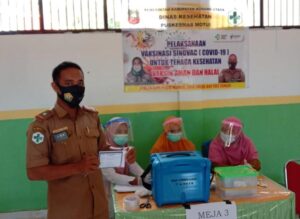 20 Orang Tenaga Kesehatan di Puskesmas Motui Telah Divaksin Covid-19