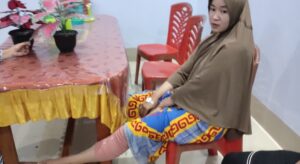 Gegara Kontraktor Lalai, Satu Keluarga Mengalami Kecelakaan Lalu Lintas