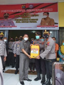Cegah Penyebaran Covid-19, Polres Butur Beri Bantuan Desinfektan Kepada Pemda