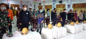 Sambut Hari Bhakti Adhyaksa ke 61, Kejari Konawe Bagikan Sembako dan Masker di Konawe Utara