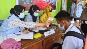 Pemda Bersama Polres Konut Gelar Vaksinasi Covid-19 di Sekolahan