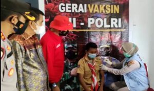 Peringatan Hari Sumpah Pemuda, Kepala BINDA Sultra Hadiri Vaksinasi Covid – 19 di Konut