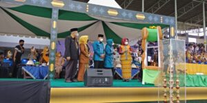 Wakili Gubernur, Nur Endang Buka Festival Seni Qasidah Tingkat Sultra di Butur