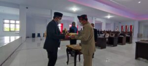 Melalui Rapat Paripurna, DPRD dan Pemda Butur Tandatangani Nota Kesepahaman Raperda Tentang APBD Tahun Anggaran 2022