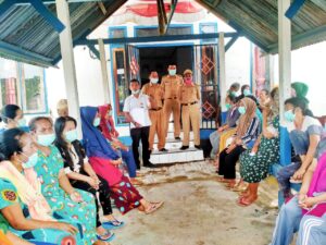 Buru Target Vaksinasi 70 Persen, Dinas Ketapang Masuk Desa