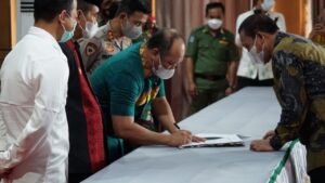 Bupati Konut Ancam Copot Pejabat Tak Disiplin