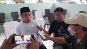 Luar Biasa, Anggota BPD Asal Konut Ini Sedekahkan Seluruh Gajinya Untuk Masyarakat dan Rumah Ibadah