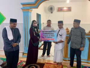 Titin Nurbaya KSK Bantu Pembangunan Masjid Aljihad Desa Tabanggele