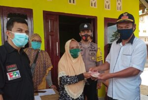66 KPM Terima BLT Dana Desa, Kades Teteona: Semoga Membantu Meringankan Beban Ekonomi Keluarga